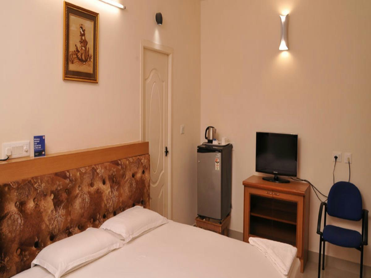 Hotel J Maariot Erode Esterno foto